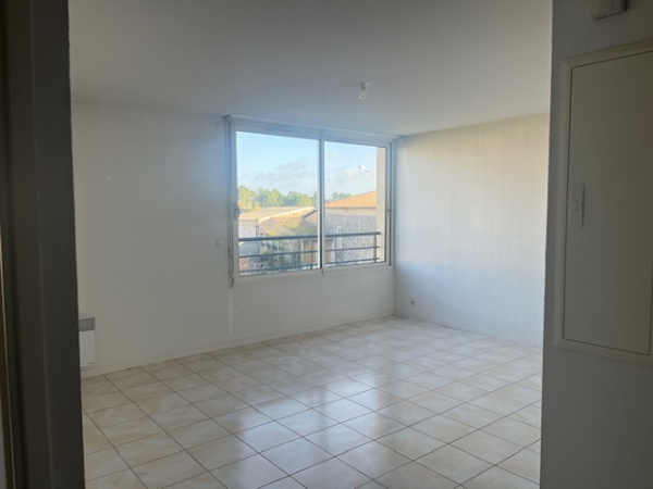 Offres de location Appartement Bazas 33430